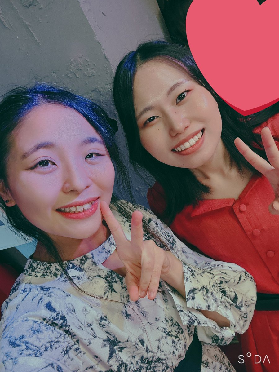 他チームの同期とも写真撮ってもらいました📸
嬉しい♪( ◜ω◝و(و "