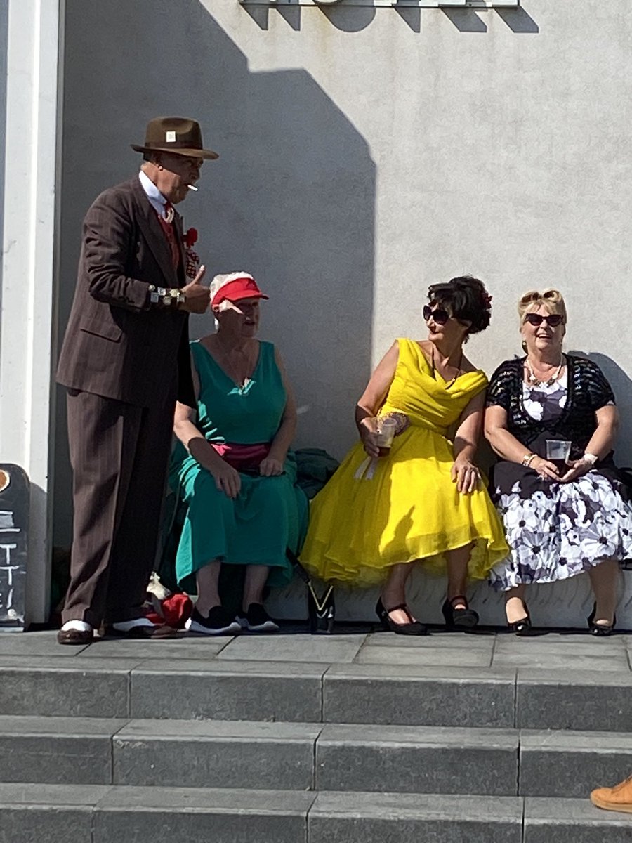 WireHairedDachs's tweet photo. Fabulous day in #Morecambe #vintagebythesea 
The weather was glorious too. 
Special mention to @humblekitchenco for the best burger we have had in a very, very long time! 🍔 https://t.co/tTo9zd9Qa8