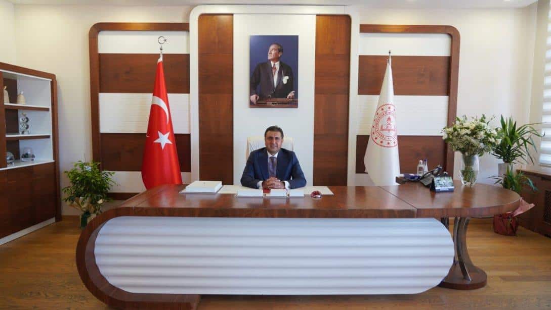 ✨İl Millî Eğitim Müdürümüz Doç. Dr. Murat Mücahit Yentür uyum haftası ve 2023-2024 Eğitim Öğretim Yılı'nın başlaması vesilesiyle bir mesaj yayımladı.

🔗meb.ai/PxQ8eK

<a href="/tcmeb/">Millî Eğitim Bakanlığı</a> <a href="/Yusuf__Tekin/">Yusuf Tekin</a>
<a href="/MucahitYentur/">Murat Mücahit Yentür</a>