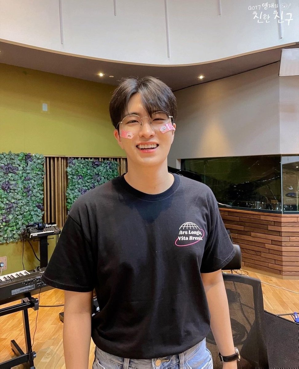 nich151984's tweet image. Congratulations🥳🥳🥳

Radio DJ Of The Year

Daesang at the 2023 Brand Of The Year Awards on Sept 4.

#YOUNGJAE @GOTYJ_Ars_Vita  #RadioDJ #Daesang2023 #GOT7