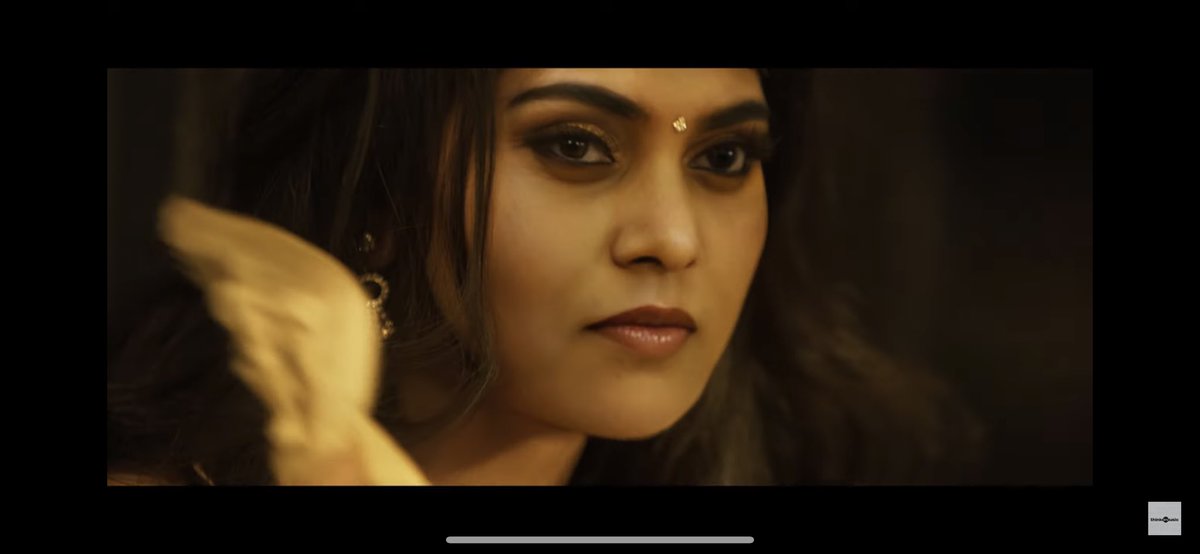 idlebrainjeevi's tweet photo. This is a digitally created Silk Smitha from the trailer of #MarkAnthony.

In the near future, we are going to see many such recreated digital characters of actors/actresses in Telugu movies if they are too lazy to keep their fitness/appearances up. https://t.co/mUe0xEX0SP