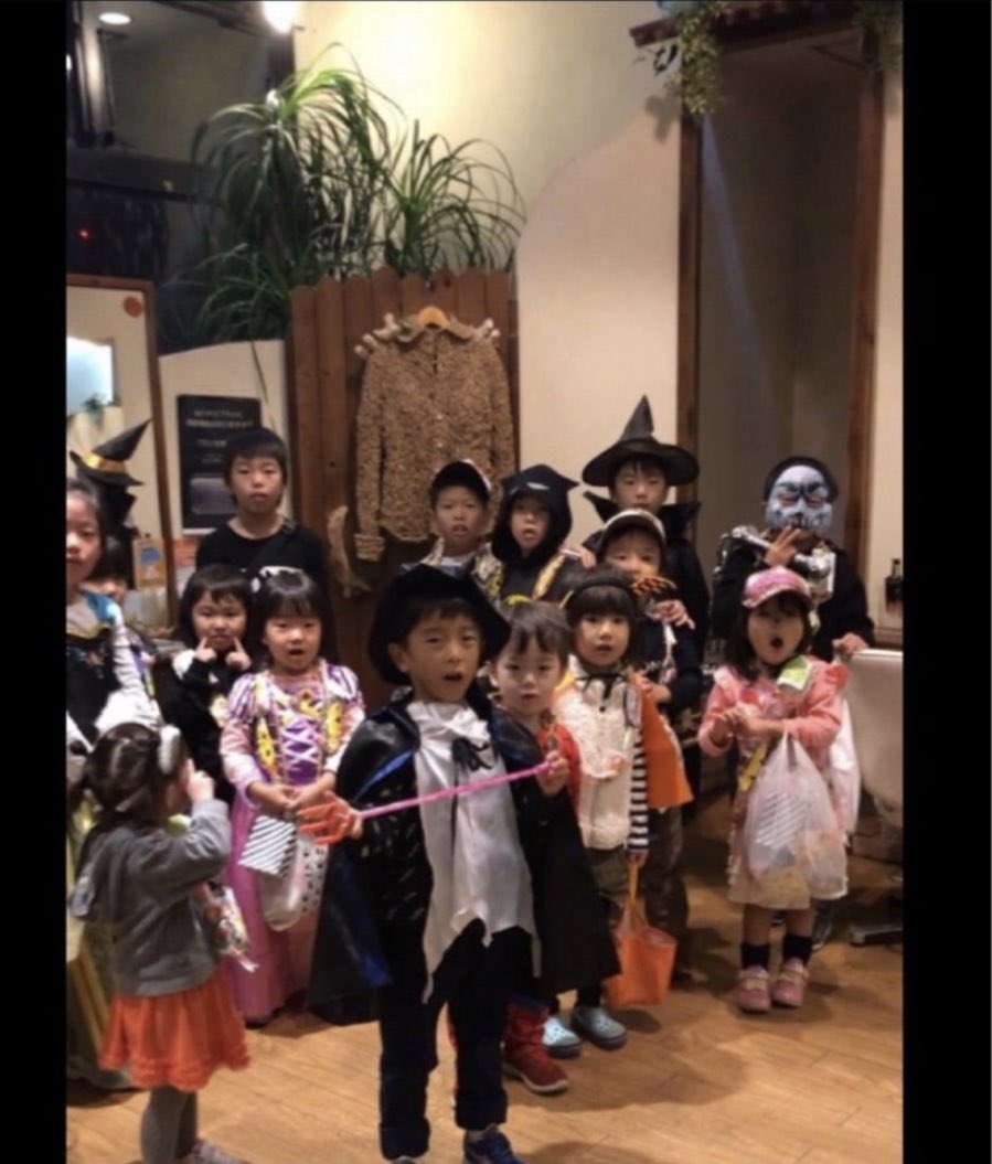 chan_tsuto's tweet photo. アメブロを投稿しました。
『其の…そろそろソロリン、そろそろハロウィンだよね〜の巻〜』
#アメブロ #かんたん投稿
 https://t.co/xMsTmKqXDd https://t.co/N1sZMr4XWH