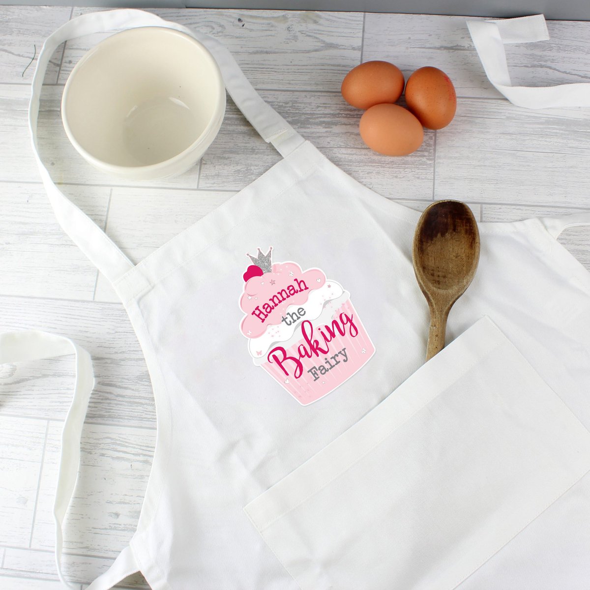 'Time to turn up the cuteness in the kitchen! Get your little one their own personalised apron from xclusivegifts.co.uk and save 10%
#MHHSBD #earlybizhour #UKGiftHour #personalisedgift #giftideas #apron #kidsgifts #MondayMorning #shopsmall #bizhour #womaninbizhour #essex