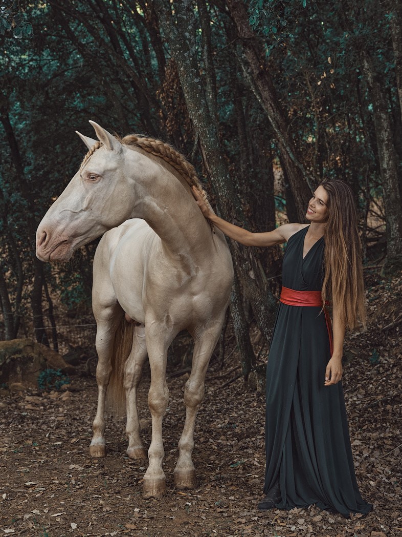 1/3 Ara ja sabem quines fires vindran a la nostra #FiraDeFires!🥳

Però, quines activitats hi trobarem?🤔

Divendres 22 a les 18:15h, la Fira de Sant Martirià de Banyoles ens presenta l’espectacle OR BLANC, amb l’Amazona <a href="/intischenkel/">Inti Schenkel</a> i el seu cavall Ruso de Boada (2014)🐎!