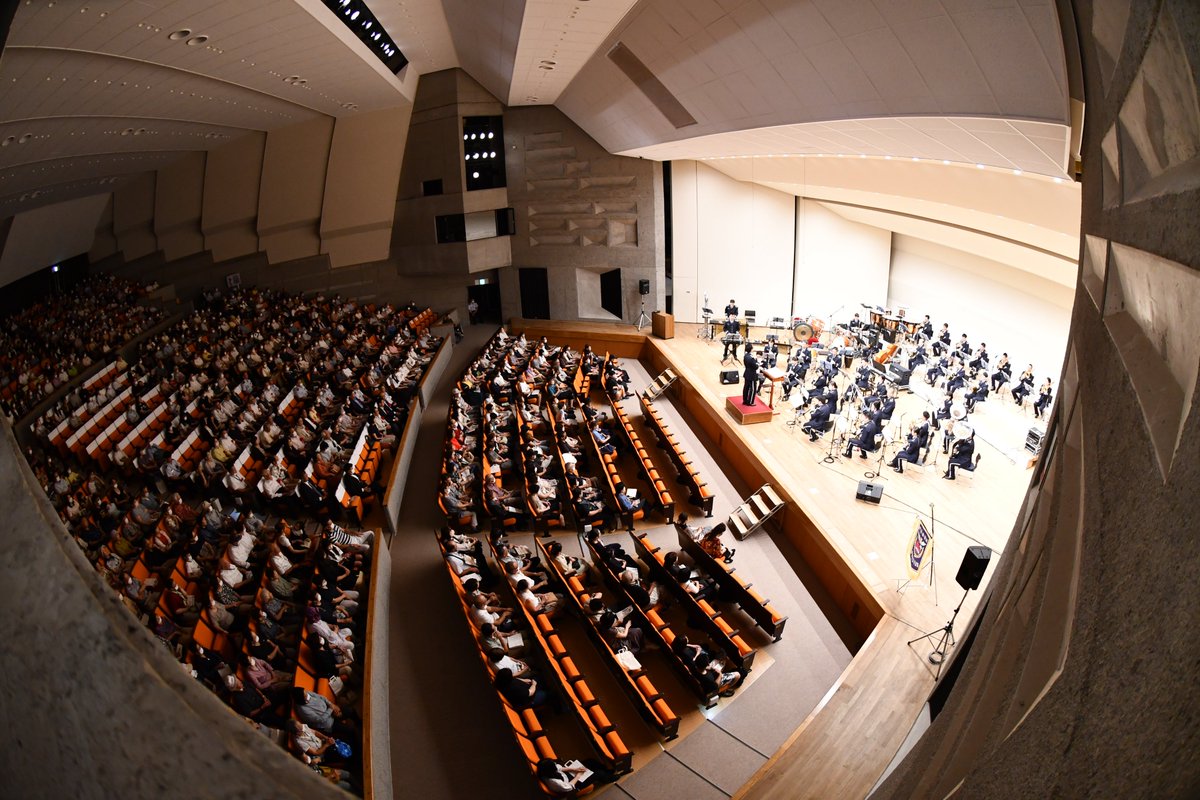 jasdf_hyakuri's tweet photo. ９月２日（土）、#中部航空音楽隊 を招いて #百里基地 音楽祭を開催しました。#航空自衛隊 の公式マーチ「#空の精鋭」からスタートし、アニメや映画音楽からジャズまでアンコールを含め全１１曲を演奏しました。４年ぶりに従前同様の規模で開催することができ、会場は大いに盛り上がりました。 https://t.co/oDE2HneQqO