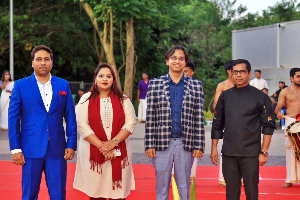 SwitzEducation's tweet photo. What an amazing week it's been celebrating ONAM with @MAHE_Manipal @WGSHA! Honored to be a Special Guest, we joined in the opening rituals and savored the delicious Onam Sadhya. A big thank you to Chef Thirugnanasambantham Kuppuswamy and @himanshudev
#onam #overseaseducation https://t.co/tjjEtqs62c