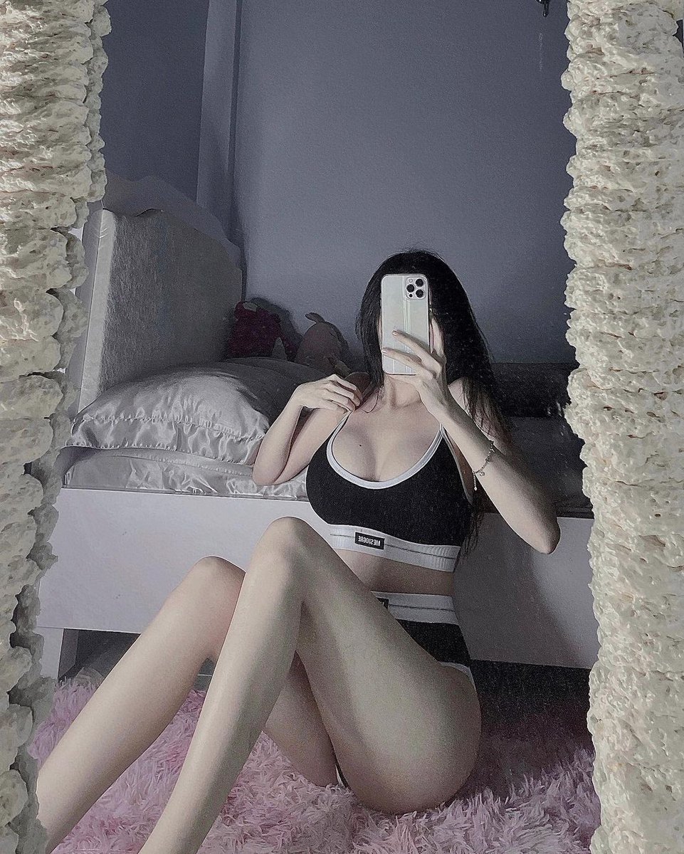 Scud220's tweet photo. There’s nothing that I wouldn’t do to make you feel my love.
#telegram #Vietnam #asiandoll #PrettyWoman #hotlive #girlgamer #gymgirl https://t.co/4sBFeCThgO
