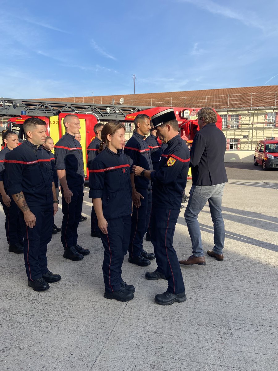 La 41ème formation d’intégration et de professionnalisation de SP professionnels ( 11 futurs sapeurs-pompiers pro) a été officiellement lancée aujourd’hui au #SDIS54  par le colonel hors-classe Ivan Paturel @DDSIS54, Fabrice Pape, DDASIS  et Bernard Bertelle, PCASDIS.