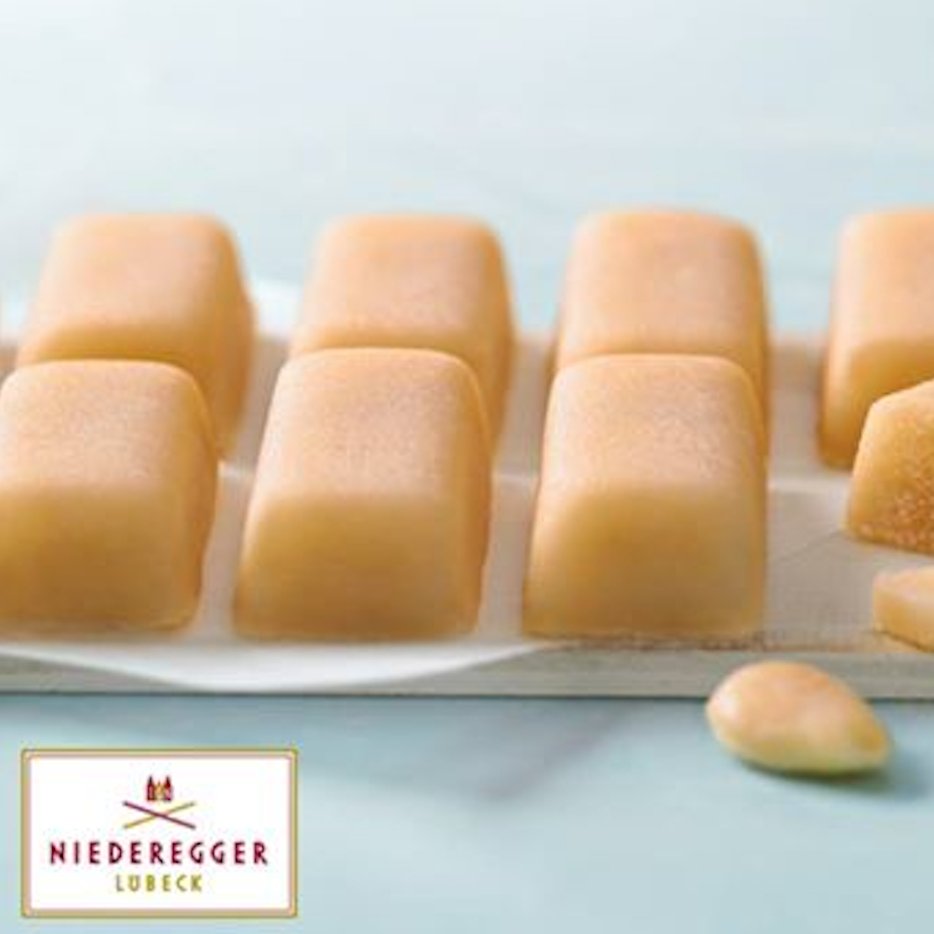 Naked yet delish! Our marzipan is so tasty and pure that it doesn't need a chocolate coat!

Available to buy from select stockists in the UK! 

#niederegger #marzipan #lubeck #foodie #confectionery