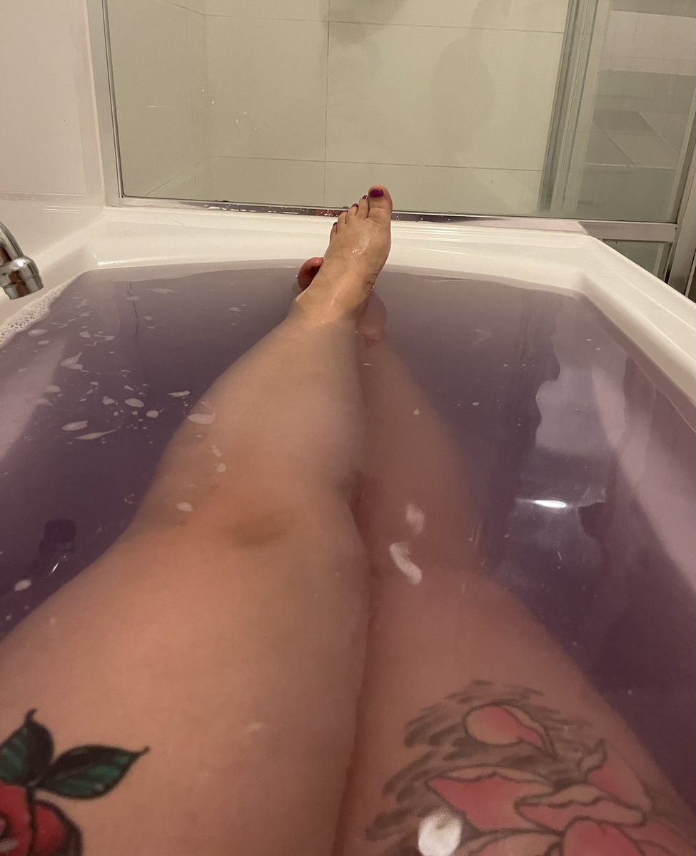 On Mondays, we bathe in purple 😌💅

Goddessworship • sellingcontent • tattoogoddess • footworship • footdom • findom • paypigswanted • cashsubwanted • bbwfindomme