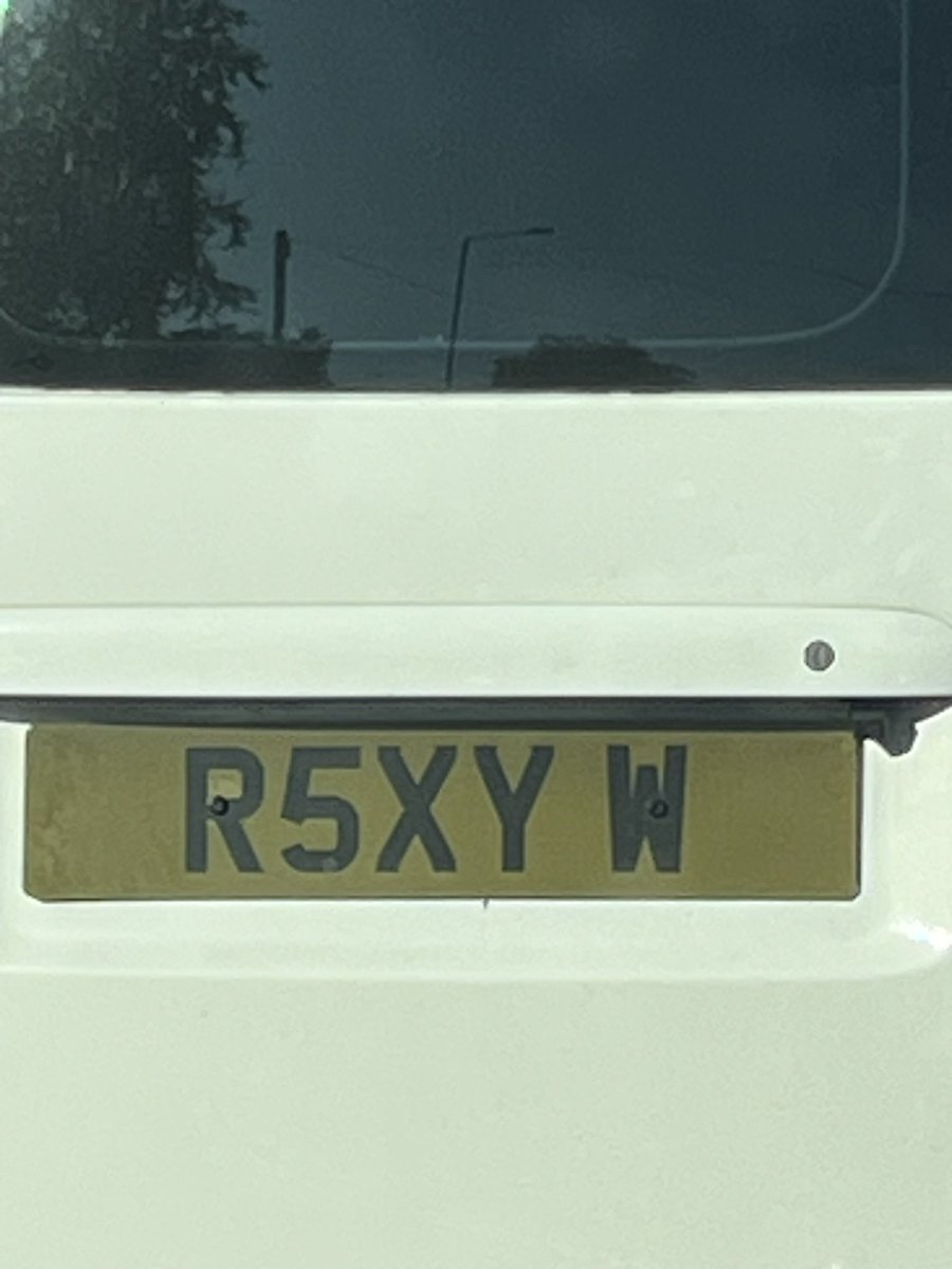 roxyj1989's tweet photo. Just seen this on the way to work I wish I had this on my car 😍😍 https://t.co/6l1ZABTd76