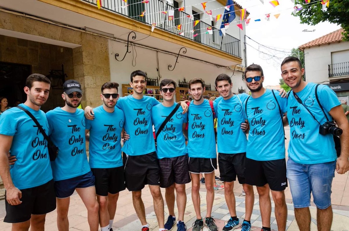 theonlyonestoo's tweet photo. Hoy hace 10 años comenzamos algo que nos sigue encantando

Hoy es el concurso de peñas 2023

Suerte al resto de peñas y a disfrutar !!

#TOW #ElJamon #AdeAlbaenferia https://t.co/G5t3OlxPA9