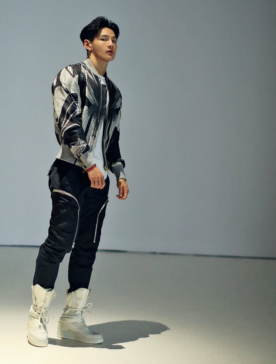 Jason_DZH's tweet photo. x of X #FashionI_Nfluencer #X https://t.co/NYIjvgQ0p7
