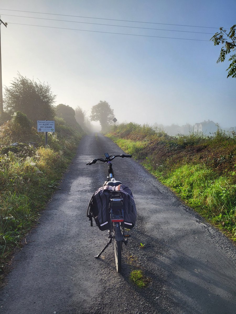 CycleGort's tweet photo. Goodmorning from #Skehanagh . Just did my 10 km #Fakecommute on local #RotharRoads ! I call this the #limeparkloop. I am sure you remember Liam Mellows from your history classes about the Easter Rising, a lot happened here!
#GortCycleTrails #SafeCycleTrails https://t.co/KsDZEIjwEb