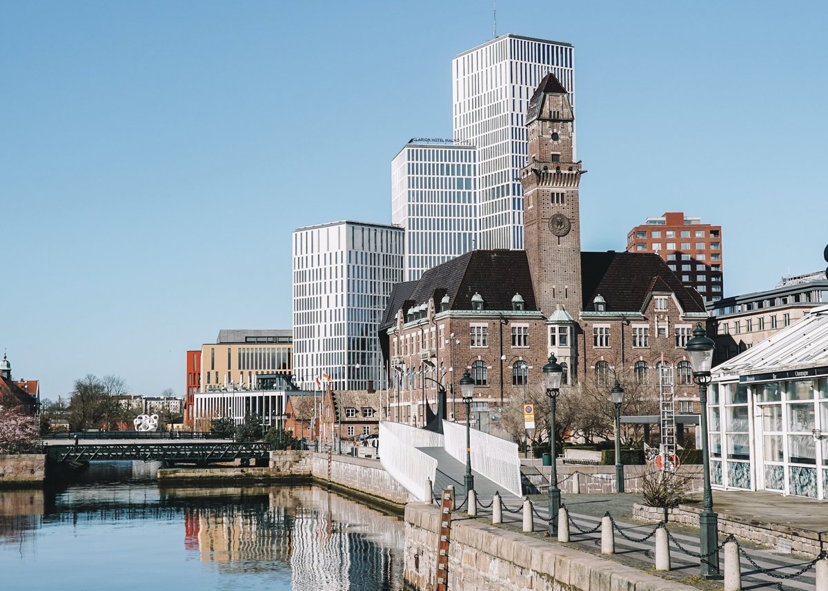 Malmo_DV's tweet photo. With its pleasant climate, mix of medieval and futuristic architecture, global food scene and eclectic shopping offer, Malmö is emerging as a thriving holiday location. #MalmöDesignerVillage is well-placed to capitalise on this growing retail and restaurant demand. https://t.co/9KSVKaeTw6