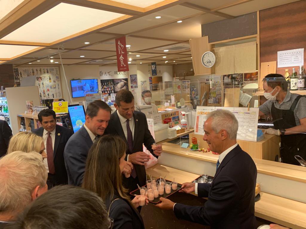 USAmbJapan's tweet image. Kudos to @RepStefanik and the 12-member bipartisan delegation for making time to purchase Fukushima products &amp;amp; support the community. Big thanks to Midette for representing Fukushima here in Tokyo and showcasing the region's resilience in recovery. America stands with Japan!