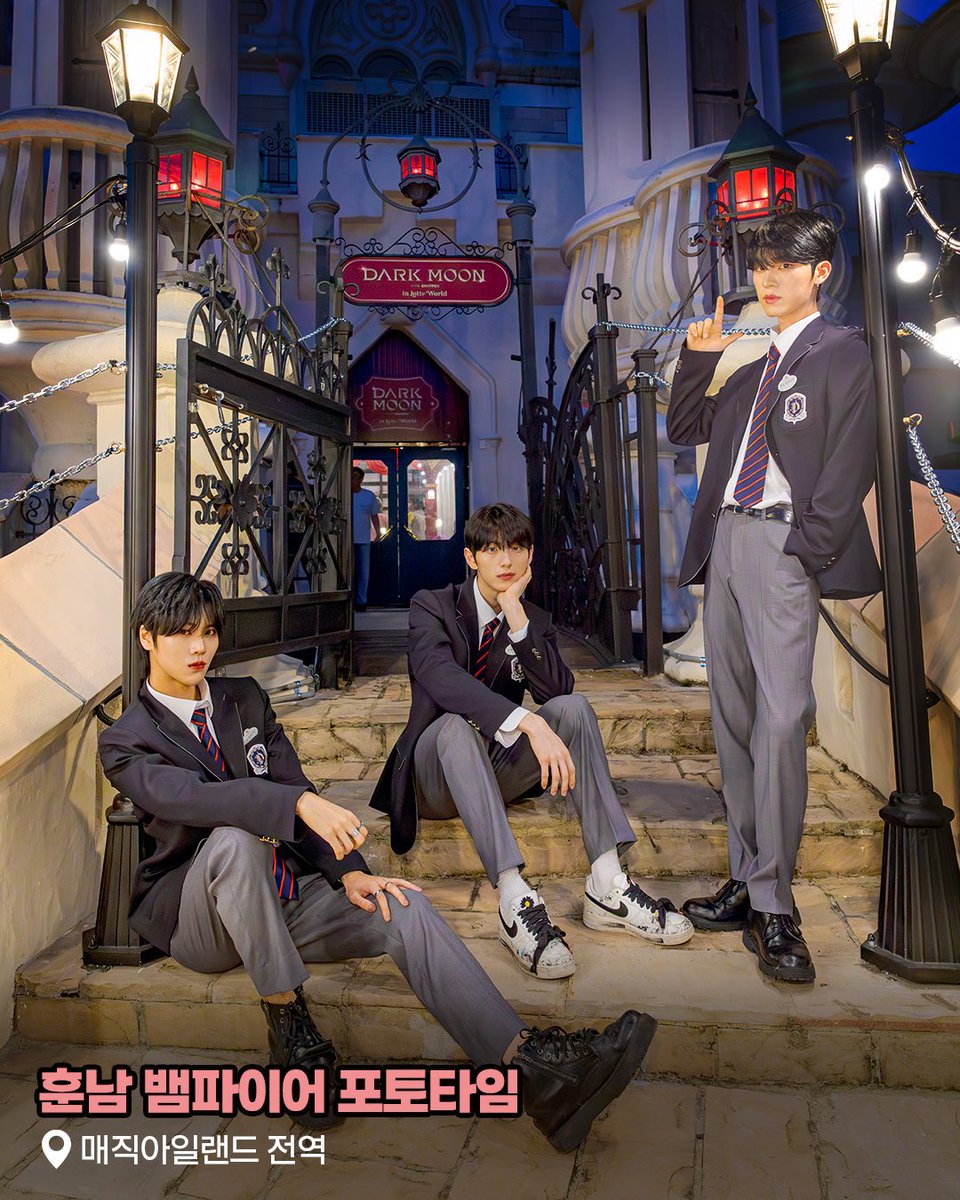 これが噂のデセリスアカデミーの制服を着たイケメンヴァンパイア