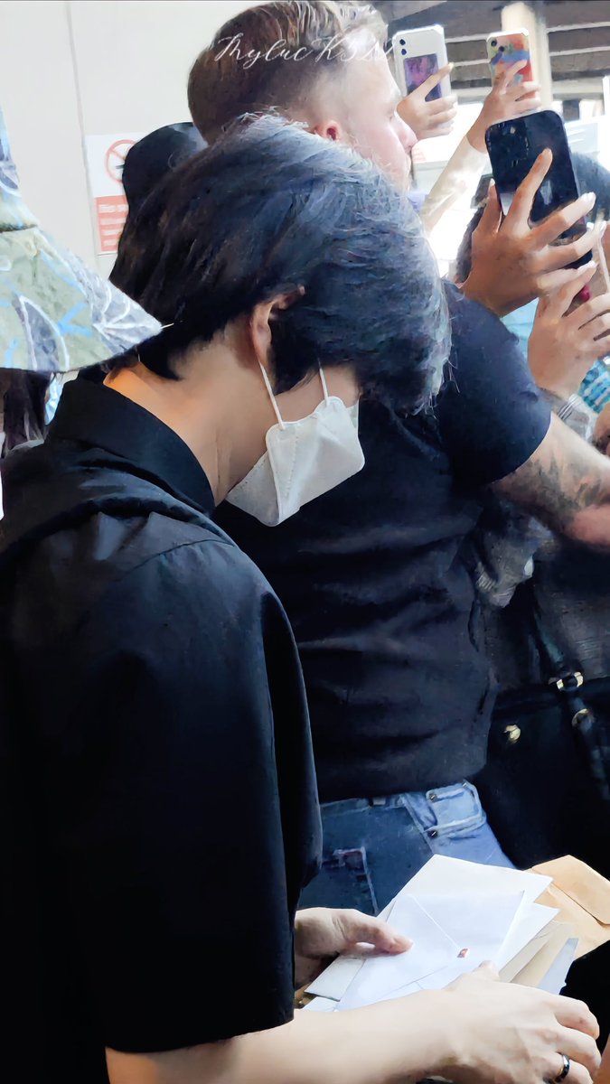 DSY329's tweet photo. I missed him so much that I found last year's video and re-edited 🥹When could we meet again 🥲
#SUHO #김준면 https://t.co/lJSULR45vE