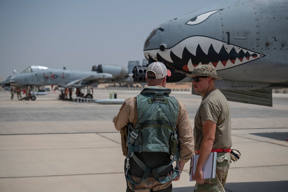 thewittynoise's tweet photo. #ExerciseBrightStar Update: @usairforce F-16 fighter jets and A-10 Thunderbolt CAS aircraft, deployed at the EAF Cairo West Airbase to take part in Exercise Bright Star 23.
(Check this out: @ShivAroor @mjavinod @alpha_defense @IAF_MCC) https://t.co/s3Tn0ztTb2