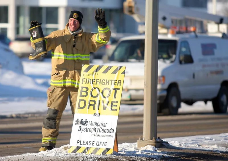 LoyalistFire's tweet image. Firefighter from the Amherstview and Odessa Fire Stations will be conducting voluntary toll booths today in support of Muscular Dystrophy. Locations are in front of the Odessa Fire Station and on Sherwood Ave. by Shoppers Drugs. Please drive carefully thru these areas.
