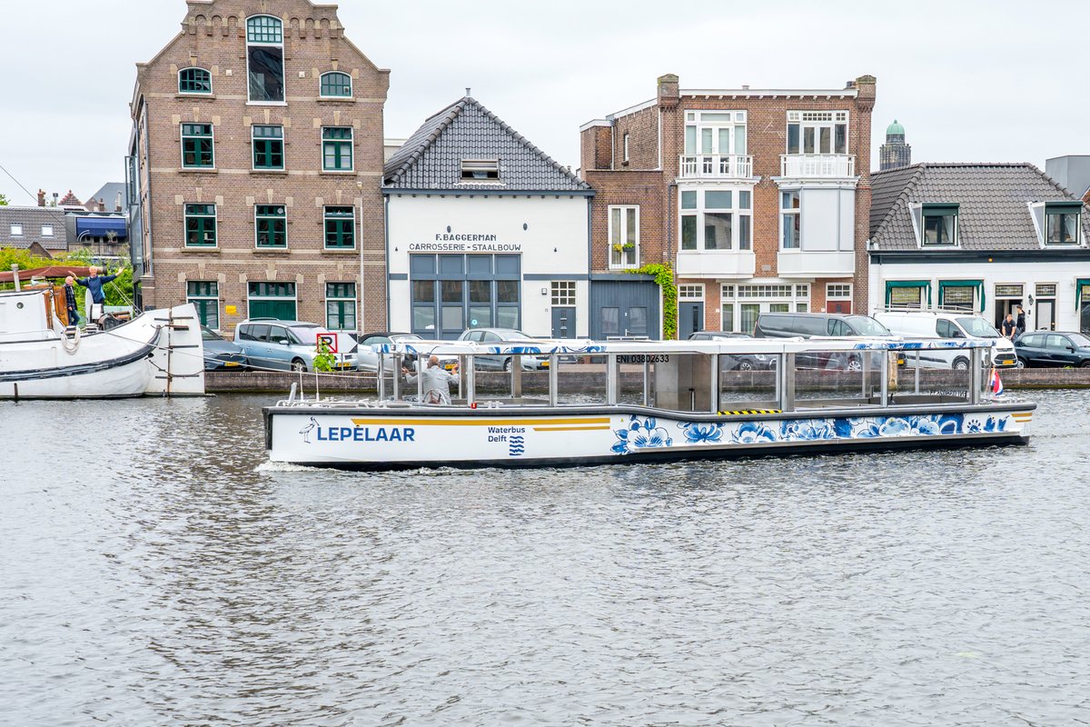 Delft public transport has a special addition; an electric water bus. During the upcoming month, the waterbus will sail between 7.30am-9.30am &amp; 4.00pm-6.00pm. In 11 min from Station to Nieuwe Haven (ME, Architecture &amp; in the Built Environment) and in 20 minutes to AE.