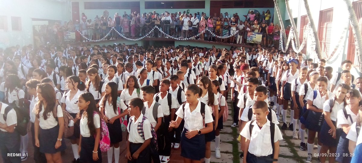 "Y en eso es en lo que más debemos pensar: en los niños de hoy, que son el pueblo de mañana. Con las palabras de nuestro comandante damos inicio a un nuevo curso escolar  ¡ A todos bienvenidos! #CubaEduca #EducaLaHabana <a href="/DosalElena/">Elena Dosal</a> <a href="/ErnestoZayasHe7/">Ernesto Zayas Hernandez</a> <a href="/Roilancu1/">Roilán Rodríguez Barbán</a>  <a href="/LeyanisOlivar16/">Leyanis Olivares Darroman</a>