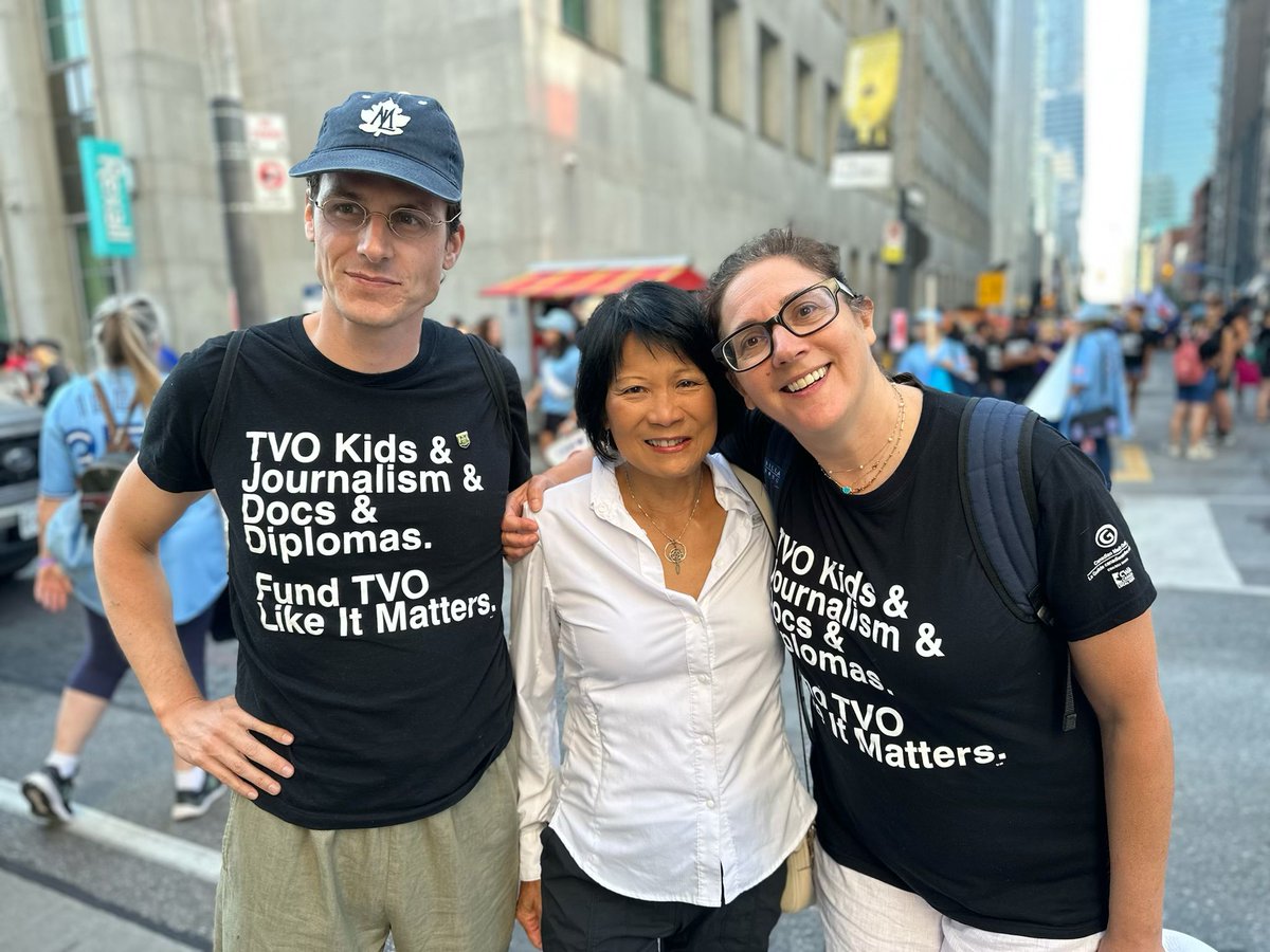 TVO_CMG's tweet image. We are at the tip of the labour spear in today&apos;s Labour Day parade! Special guest @MayorOliviaChow stopped by and asked how she can help. Check out linktr.ee/tvo_cmg for the answer to that! 

#SummerOfStrikes #onlab #SupportTVOWorkers #onpoli