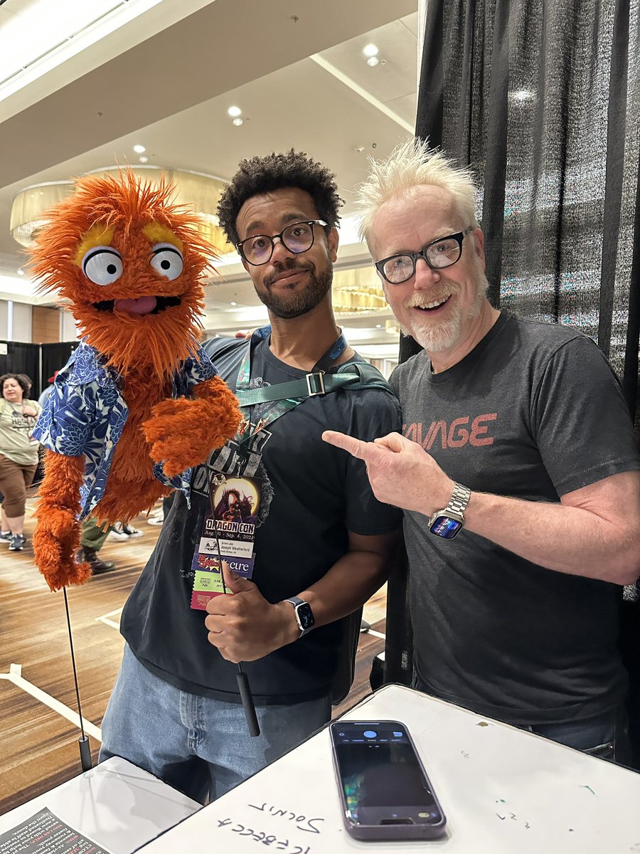 donttrythis's tweet image. Good morning, #DragonCon! Had an absolutely wonderful day yesterday! Here’s my #dragoncon2023 schedule today!
* 10am - An Hour with Adam Savage
Location: Hyatt
* 11:30am - Photo Op
* 12:45pm - Autograph signing/selfies 
Location: Walk of Fame