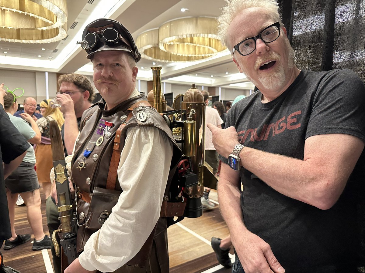 donttrythis's tweet image. Good morning, #DragonCon! Had an absolutely wonderful day yesterday! Here’s my #dragoncon2023 schedule today!
* 10am - An Hour with Adam Savage
Location: Hyatt
* 11:30am - Photo Op
* 12:45pm - Autograph signing/selfies 
Location: Walk of Fame