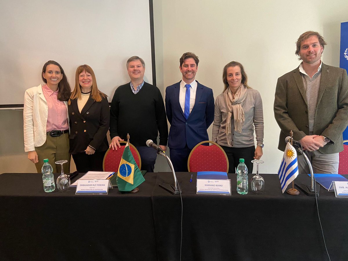Concluimos una intensa semana de trabajo, Logrando la firma del Acuerdo Básico de Cooperación Técnica entre Uruguay y Brasil. 
Este proyecto busca fortalecer la prevención, detección y tratamiento  de la tuberculosis en nuestras fronteras.
<a href="/AuciUruguay/">AUCI Uruguay🇺🇾</a> <a href="/MSPUruguay/">Ministerio de Salud Pública – Uruguay</a> <a href="/chlaep/">CHLA-EP</a>