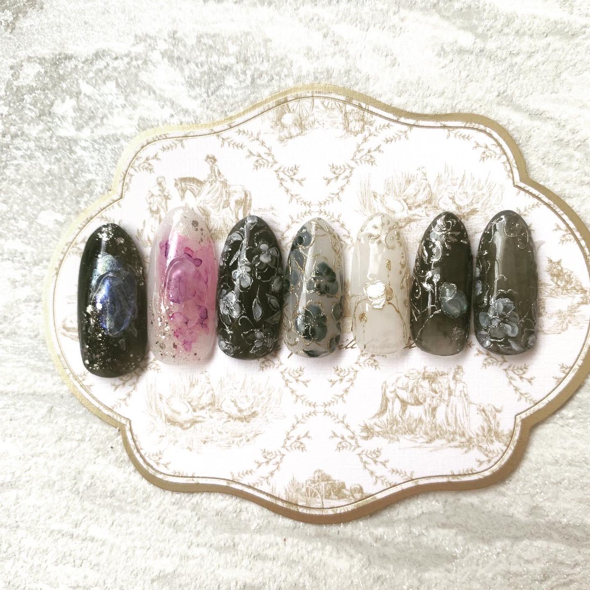 syi_k1012's tweet photo. 今月末、別ｶﾃの仕事のイベントに参加してれる子達の為に作ったサンプルたち(2023.5月と7~8月頃作成)
チップ選びとデザイン決めてる姿が可愛かったな🥰 https://t.co/dooSM2uOGm