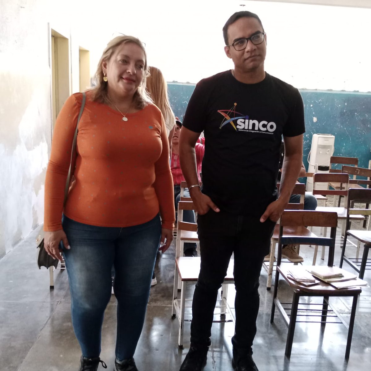 En el marco de las BricoMiles Alc. @Freddy_Rod13 visitó la UEE Eulalia Buroz dónde se lleva a cabo la rehabilitación del plantel #GuarenasSeLevanta #MeEncantaVenezuela @HectoRodriguez @NicolasMaduro @plaza_alcaldia @yelixa_ana @SGG_Guarenas @orlandoblancob @_LaAvanzadora