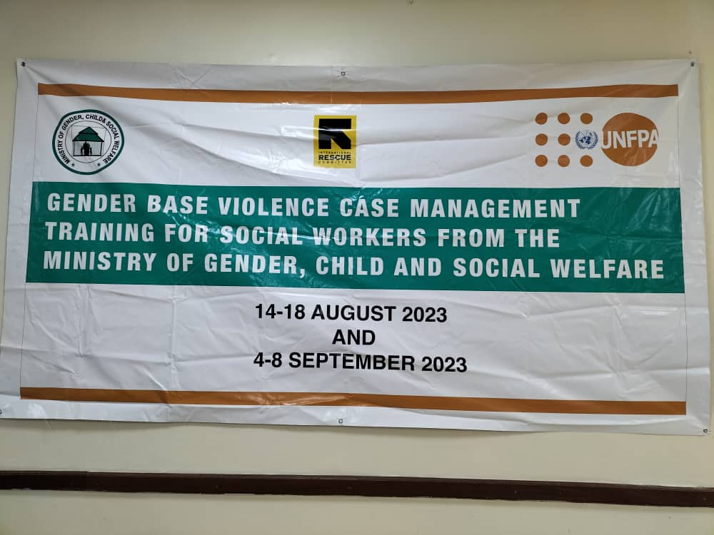 UNFPASouthSudan's tweet photo. Today UNFPA 🇸🇸 &amp; IRC kicked off a 5-day training on GBV case management for social workers from the MoGCSW
Substantial proportions of women (aged 15-64) in 🇸🇸 experience GBV either in the form of physical or sexual violence in their lifetime
#Musharaka4Tanmiya https://t.co/35MXYdBp0d