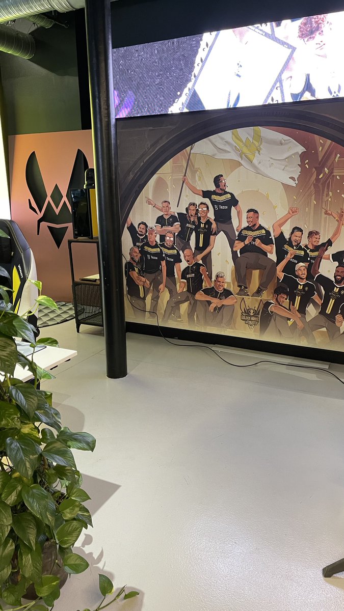 Pour la rentrée, le SGN était au <a href="/VitalityHive/">Vitality Hive 🐝</a>  pour un afterwork dédié a la fédération ! 🔥
On profite de ces quelques photos pour vous souhaiter une bonne rentrée et à bientôt pour toujours plus d'évents et de tournois 👀😊