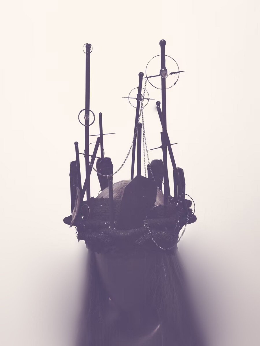 TetsuDomoto's tweet photo. ⚰⚰⚰⚰⚰⚰⚰⚰⚰⚰
#Crown
#Gothic https://t.co/GzigODW8W7