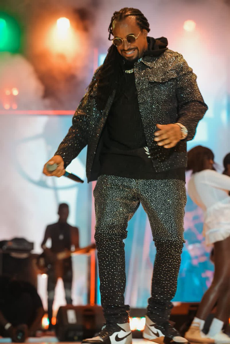 Mugibson's tweet photo. Oh What A Night It Was At The #20YearsOfNavio Concert.
Thanks to all who attended and congratulations to #TAGEvents for yet another successful one. 🪩
Here’s a replay of some highlights from the celebration via @talentafrica’s YouTube Channel:
Click ▶️ https://t.co/wYBOVwPoJc https://t.co/sjhTwihpRs