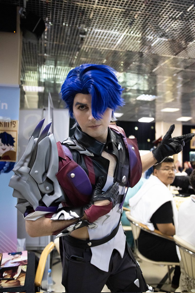 nicaza23's tweet photo. Ах, какого мужчину я встретила на ISEKAI FEST. Сам Сампо Коски, очаровательный плут. 

Да это Grayson Fin.

#graysonfin #sampo #hsr #honkaistarrail https://t.co/WfvcddqICx