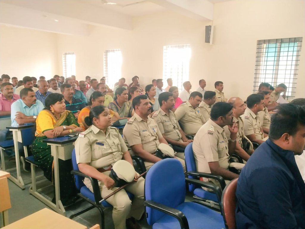 SPHassan2's tweet photo. A month-long health improvement programme called "Punarjani" is being undertaken by Hassan District Police in coordination with PTS Hassan today to improve the health and physical fitness of officers and staff.  
@DgpKarnataka @KarnatakaCops 
@HithendrarR @Rangepol_SR https://t.co/2klBjINuLb