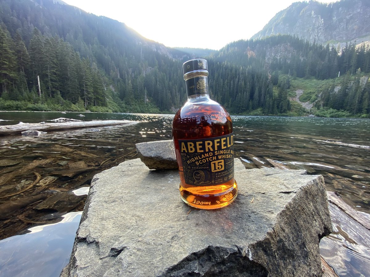 Tequillya's tweet photo. Morning hike with Aberfeldy 15yr old single malt whisky and @Deez_erts https://t.co/nwfzRGDhdm #whisky #scotch #aberfeldy #aberfeldywhisky #hiking #pnw mountain #alpinelake #milf #hotmilf #deez_ert https://t.co/uJQVGkIJ5N