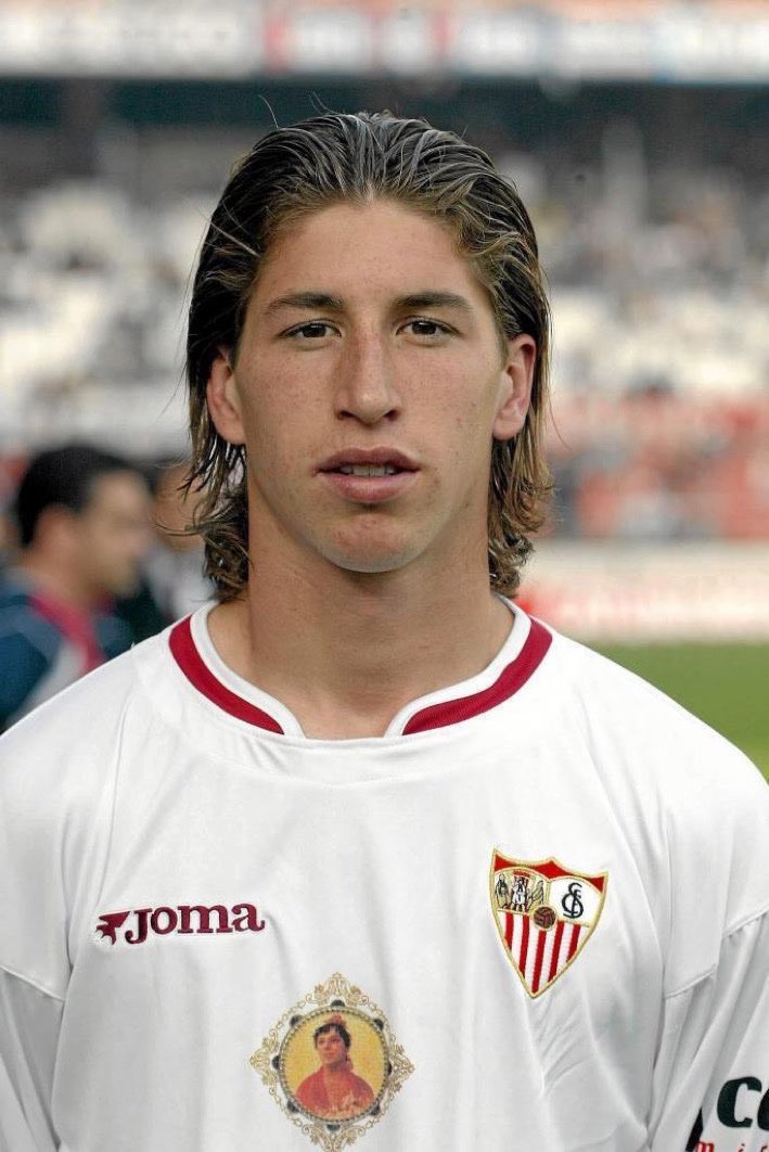 aton_su's tweet photo. クラブを愛し世界には嫌われる。あの狂気の男がLaLiga(セビージャ)に帰ってきます。 https://t.co/xOGE5QGJjz