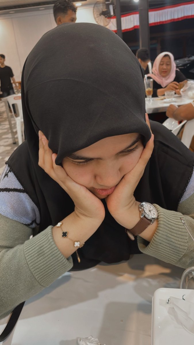 cheezeaddicted's tweet photo. Taken by him
Mcm banyak pikiran dih https://t.co/DV8d8IO7Fv