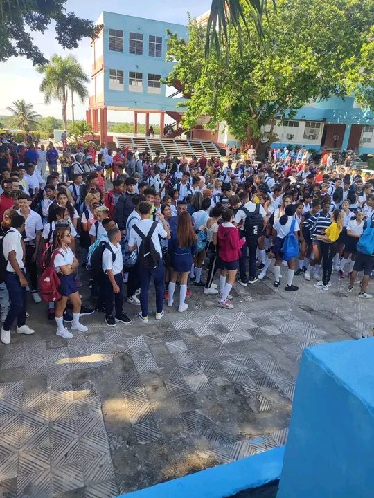 luisa_elena71's tweet photo. En la EIDE Carlos Leyva de #LasTunas inició el #NuevoCursoEscolar #CubaEduca @GretelTv @tiempo21cuba @alibarrios1 @migueldn21 @YenimaD https://t.co/cXOmGJ5WEe