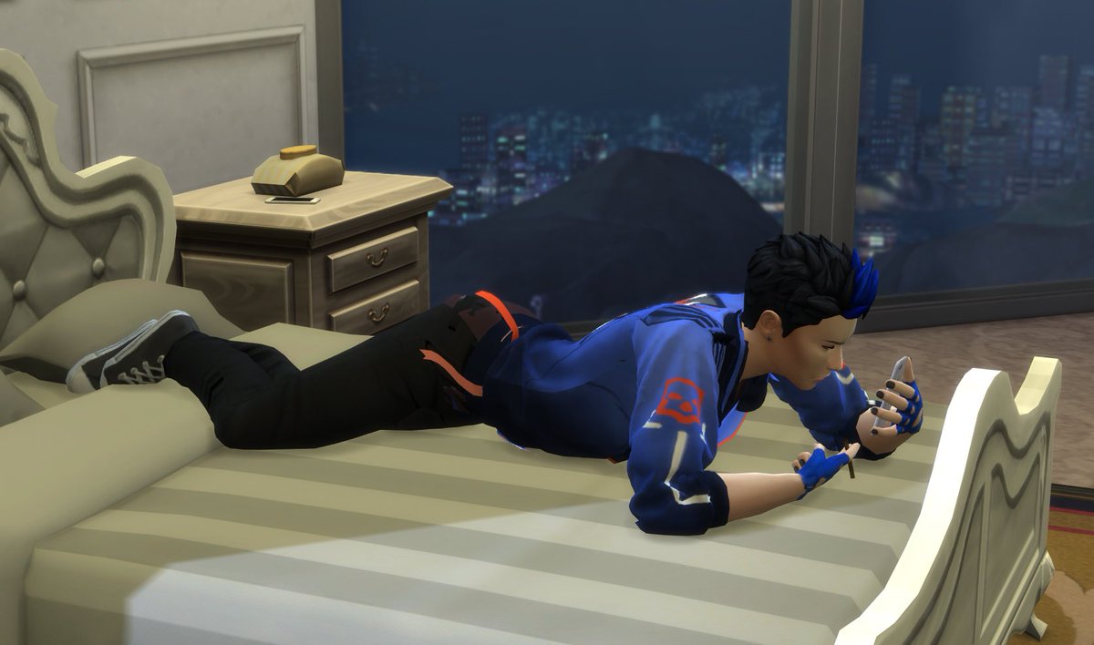 Sweetiepnut's tweet photo. God damn I love the sims 😩 https://t.co/1vZpw0WT6T