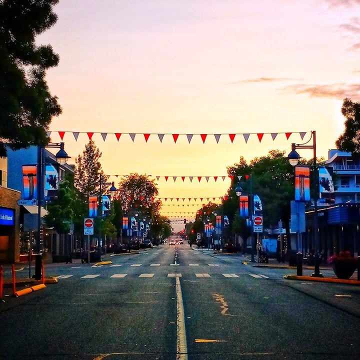 #RT @victoriavisitor: We may be biased, but there’s nothing quite like a West Coast sunset. 🌅😍 

📍: Sidney 
📸: in_awesome_wonder | Jen Kappers

#ExploreVictoria #sidneybc #victoriabc #summerevenings #sunset #beautifulbritishcolumbia #explorevancouver…