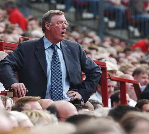 thomasalencr's tweet photo. Ben Foster no @UnitedStandMUFC sobre as ações de Sancho ontem:

“Se Sir Alex Ferguson fosse o técnico e Jadon Sancho fizesse isso, ele nunca mais iria ver a luz do dia no United. Ele nunca mais jogaria pelo clube, nunca mais poderia entrar no centro de treinamento.” https://t.co/KKDhKXy5OJ