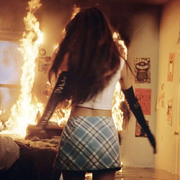 .@OliviaRodrigo’s “good 4 u” is set to become the first female song, released on this decade, to surpass 2 billion streams on Spotify.