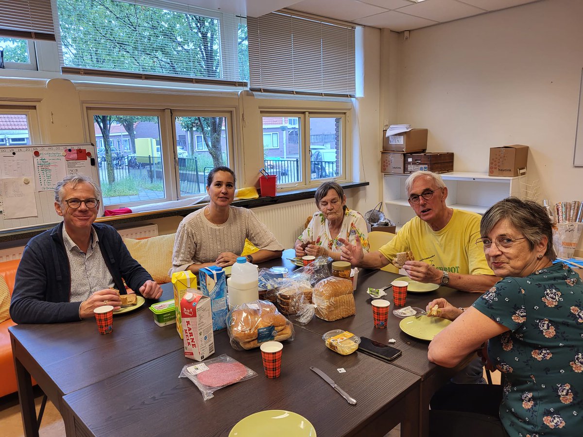 📦 Afgelopen weekend was het zover! 💪 De verhuizing van De Buurtfabriek van onze locatie aan de Brinkgreverweg 132 naar de Bierstraat 54! 🤩 En wat zijn we blij met alle hulp die we hebben gehad en vooral: zó blij met de nieuwe locatie! 👏 We zijn er weer!! WELKOM. ALTIJD. 💚