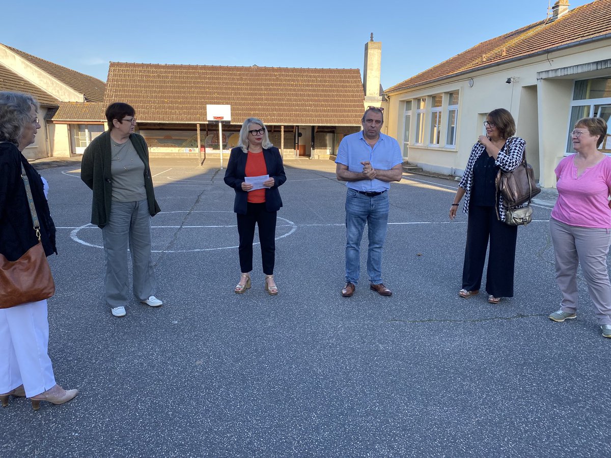 NCPA_Normandie's tweet photo. [RETOUR EN IMAGES]

Ce matin, près de 473 élèves ont fait leur rentrée des classes dans les écoles intercommunales #NCpa à Escoville et Dozulé ! #Dozule

Nous souhaitons une bonne rentrée des classes de tous les élèves du territoire !  💼☀️ https://t.co/QTsFzi1sFn