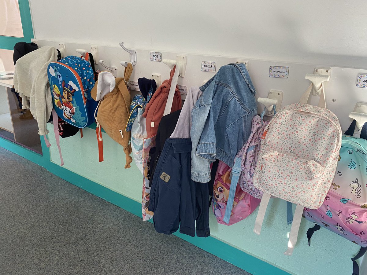 NCPA_Normandie's tweet photo. [RETOUR EN IMAGES]

Ce matin, près de 473 élèves ont fait leur rentrée des classes dans les écoles intercommunales #NCpa à Escoville et Dozulé ! #Dozule

Nous souhaitons une bonne rentrée des classes de tous les élèves du territoire !  💼☀️ https://t.co/QTsFzi1sFn