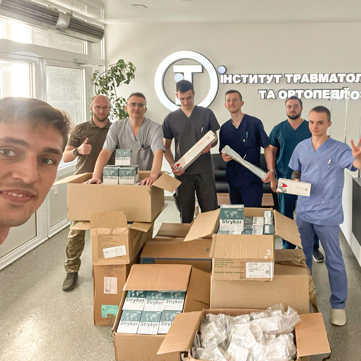#HelptoUkraine 💙💛 As you can see, our humanitarian mission never stops. This time, our can donated by Polish Specialities Ltd. arrived at the Institute of Traumatology and Orthopedics in Kyiv, where the wounds of thousands of war victims are healing. 👇